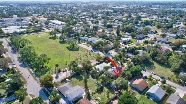 237 SW 3rd Avenue, Delray Beach, FL 33444