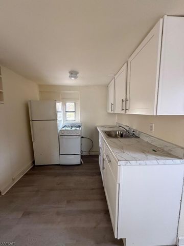 49 E Shore Trl, Sandyston Twp., NJ 07826