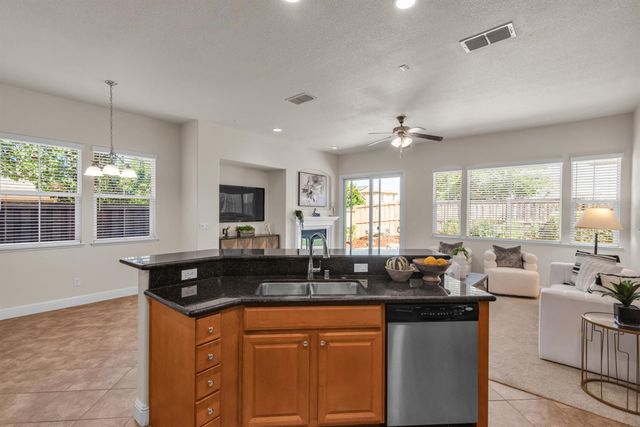 2152 Ritchie St, Folsom, CA 95630