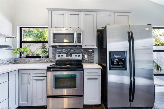 5501 Harbour Castle DR, Fort Myers, FL 33907