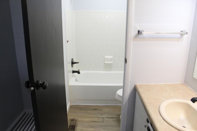 1823 Worthington Run Drive, F, Columbus, OH 43235