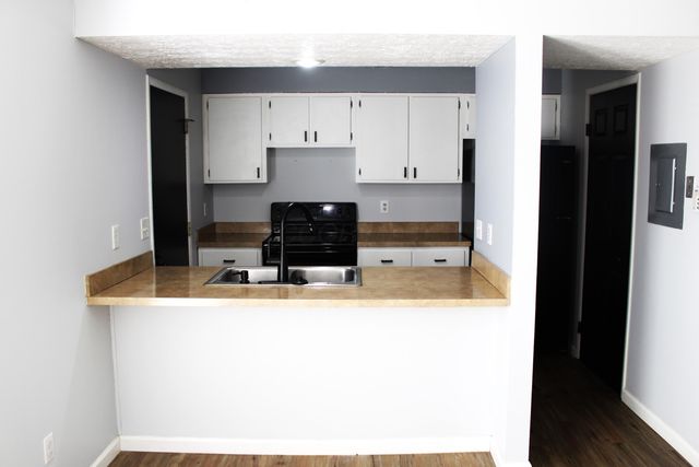 1823 Worthington Run Drive, F, Columbus, OH 43235