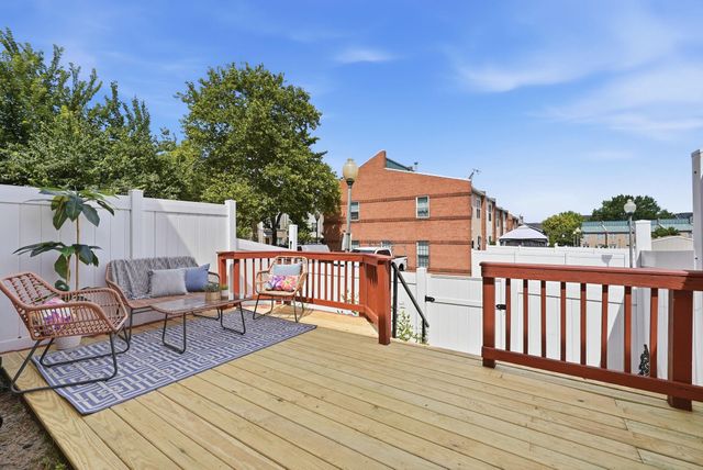 616 PARKSIDE PL NE, Washington, DC 20019