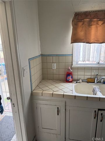 1440 W 91st, Los Angeles, CA 90047