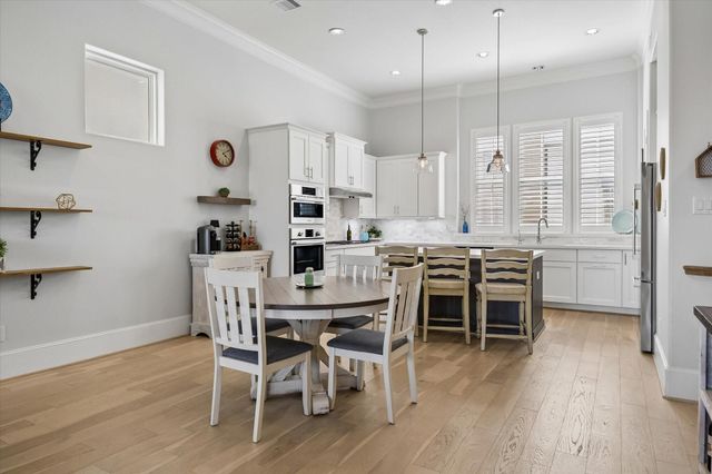3312 W 12th Street, Houston, TX 77008