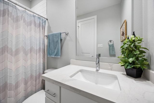 3312 W 12th Street, Houston, TX 77008