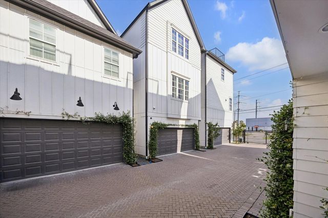 3312 W 12th Street, Houston, TX 77008