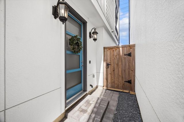 3312 W 12th Street, Houston, TX 77008
