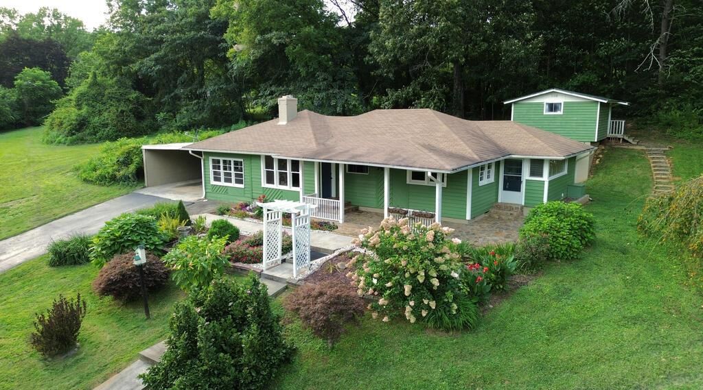 1211 Scenic Drive, Blue Ridge, GA 30513