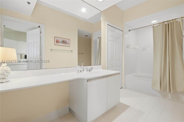 3255 NE 184th St 12219, Aventura, FL 33160