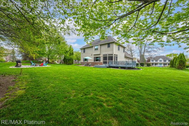 5043 Oak Bluff Court, Genoa Township, MI 48843
