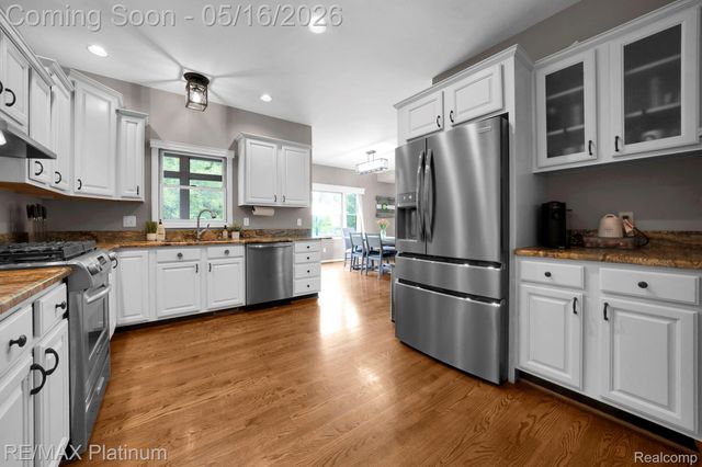 5043 Oak Bluff Court, Genoa Township, MI 48843