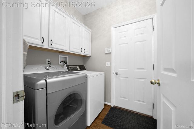 5043 Oak Bluff Court, Genoa Township, MI 48843