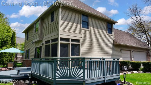 5043 Oak Bluff Court, Genoa Township, MI 48843
