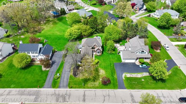 5043 Oak Bluff Court, Genoa Township, MI 48843
