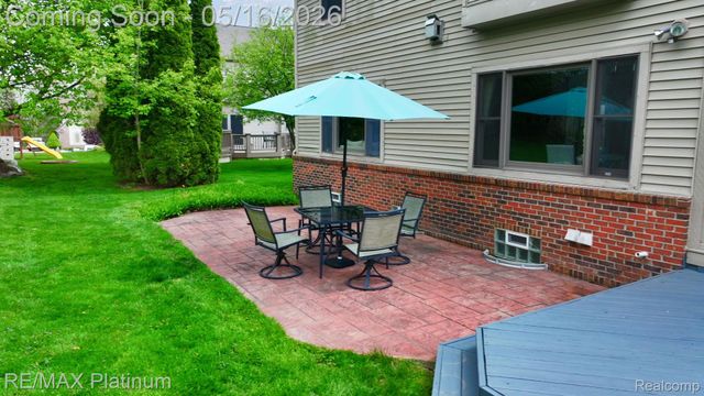 5043 Oak Bluff Court, Genoa Township, MI 48843