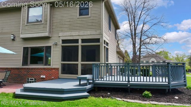 5043 Oak Bluff Court, Genoa Township, MI 48843