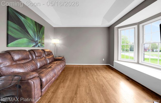 5043 Oak Bluff Court, Genoa Township, MI 48843