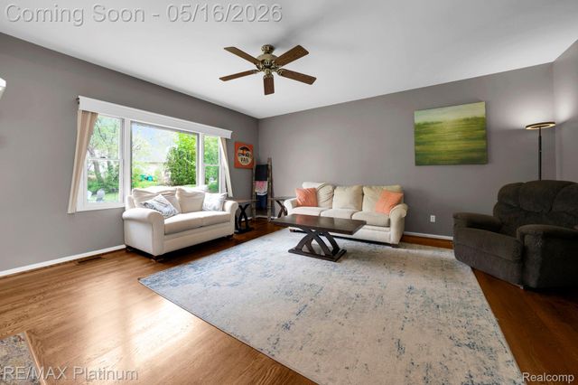 5043 Oak Bluff Court, Genoa Township, MI 48843