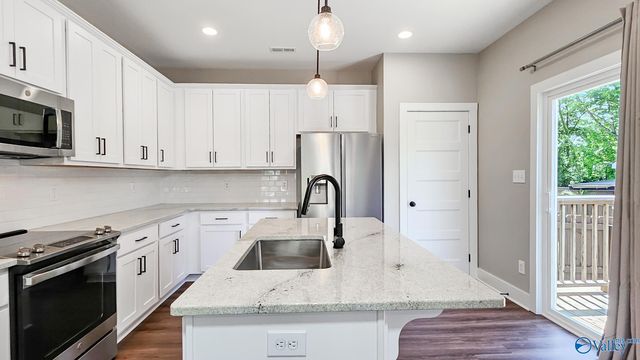 2700 Woodview Drive, Huntsville, AL 35801