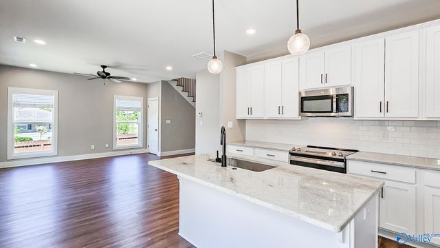 2700 Woodview Drive, Huntsville, AL 35801