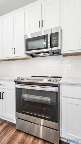 2700 Woodview Drive, Huntsville, AL 35801