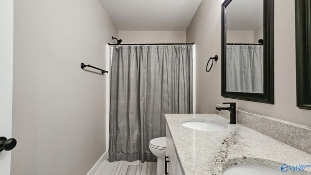 2700 Woodview Drive, Huntsville, AL 35801