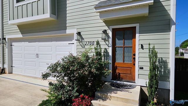 2700 Woodview Drive, Huntsville, AL 35801