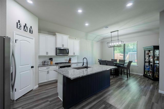 31302 Raleigh Creek Drive, Tomball, TX 77375