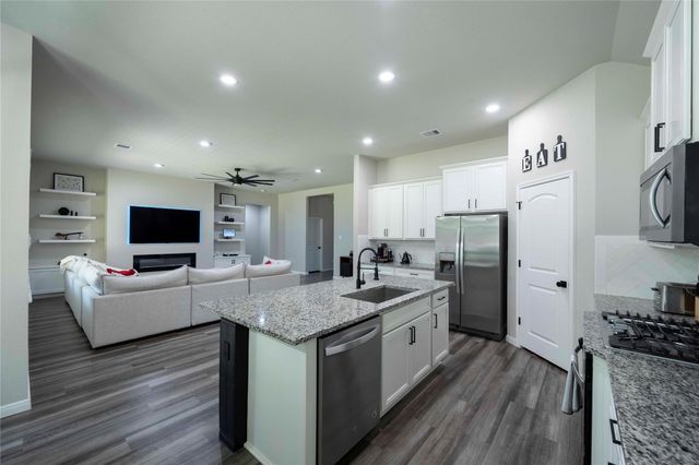 31302 Raleigh Creek Drive, Tomball, TX 77375