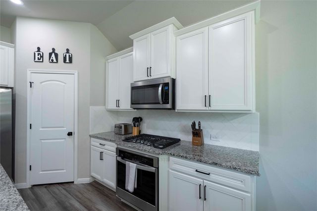 31302 Raleigh Creek Drive, Tomball, TX 77375