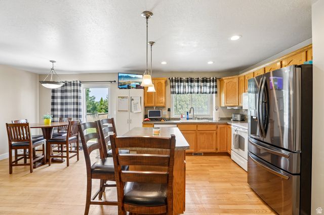 9567 S MISTY OAKS CIR, South Jordan, UT 84095