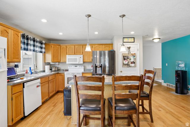 9567 S MISTY OAKS CIR, South Jordan, UT 84095