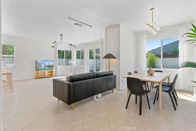 13569 Kiwi, Corona, CA 92880