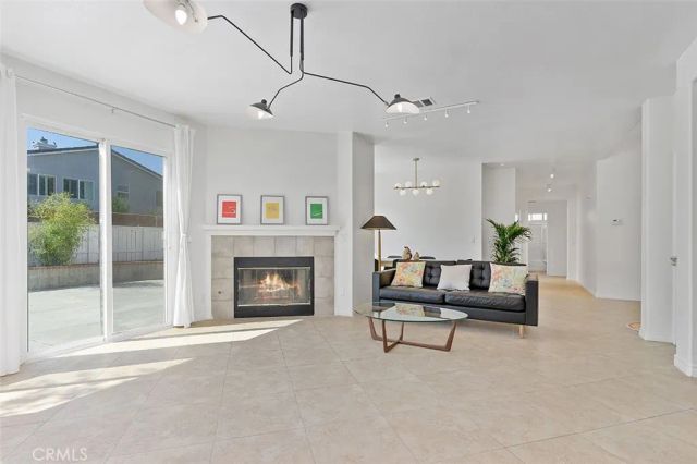 13569 Kiwi, Corona, CA 92880