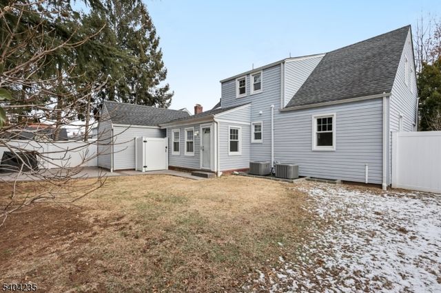 218 Swarthmore Rd, Linden City, NJ 07036