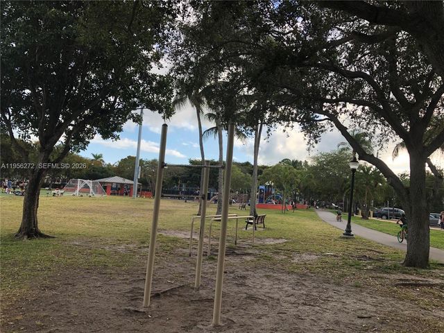 255 Sunrise Dr 305, Key Biscayne, FL 33149