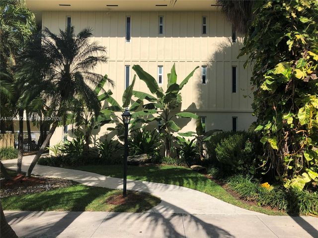255 Sunrise Dr 305, Key Biscayne, FL 33149