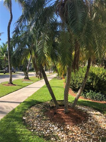 255 Sunrise Dr 305, Key Biscayne, FL 33149