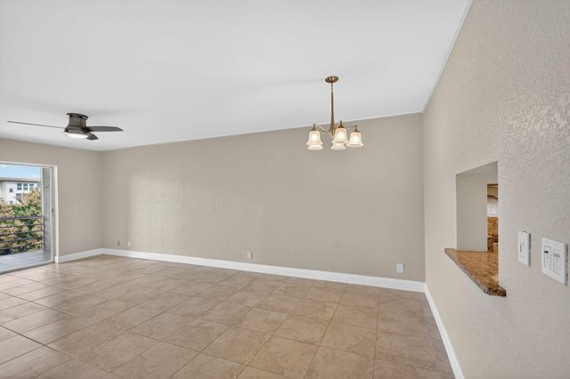 2615 NE 1st Court 312, Boynton Beach, FL 33435