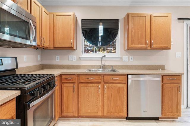 8232 DELLWOOD CT, Lanham, MD 20706