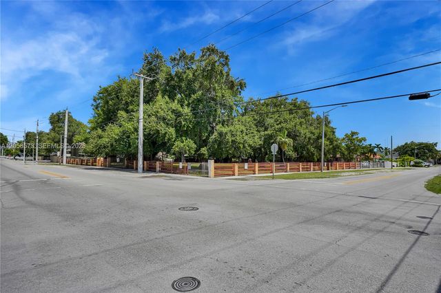 2810 NW 14th Street, Miami, FL 33125