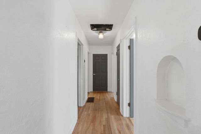 214 Richmond Drive SE, Albuquerque, NM 87106