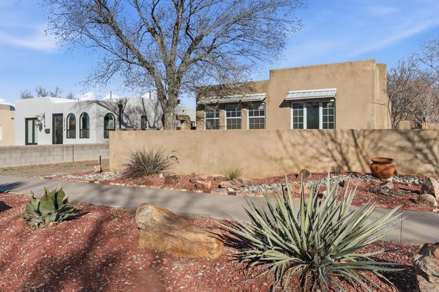 214 Richmond Drive SE, Albuquerque, NM 87106