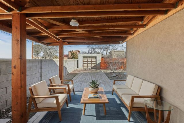 214 Richmond Drive SE, Albuquerque, NM 87106