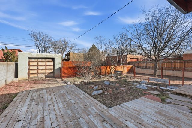 214 Richmond Drive SE, Albuquerque, NM 87106