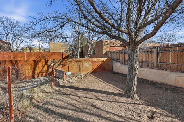 214 Richmond Drive SE, Albuquerque, NM 87106