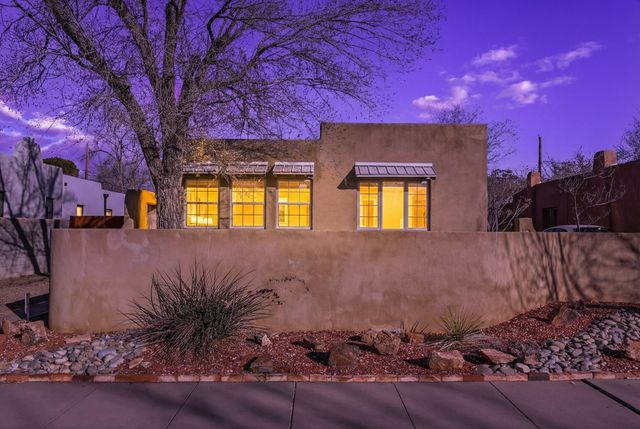 214 Richmond Drive SE, Albuquerque, NM 87106