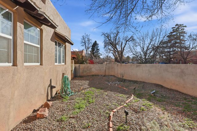 214 Richmond Drive SE, Albuquerque, NM 87106