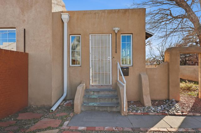 214 Richmond Drive SE, Albuquerque, NM 87106